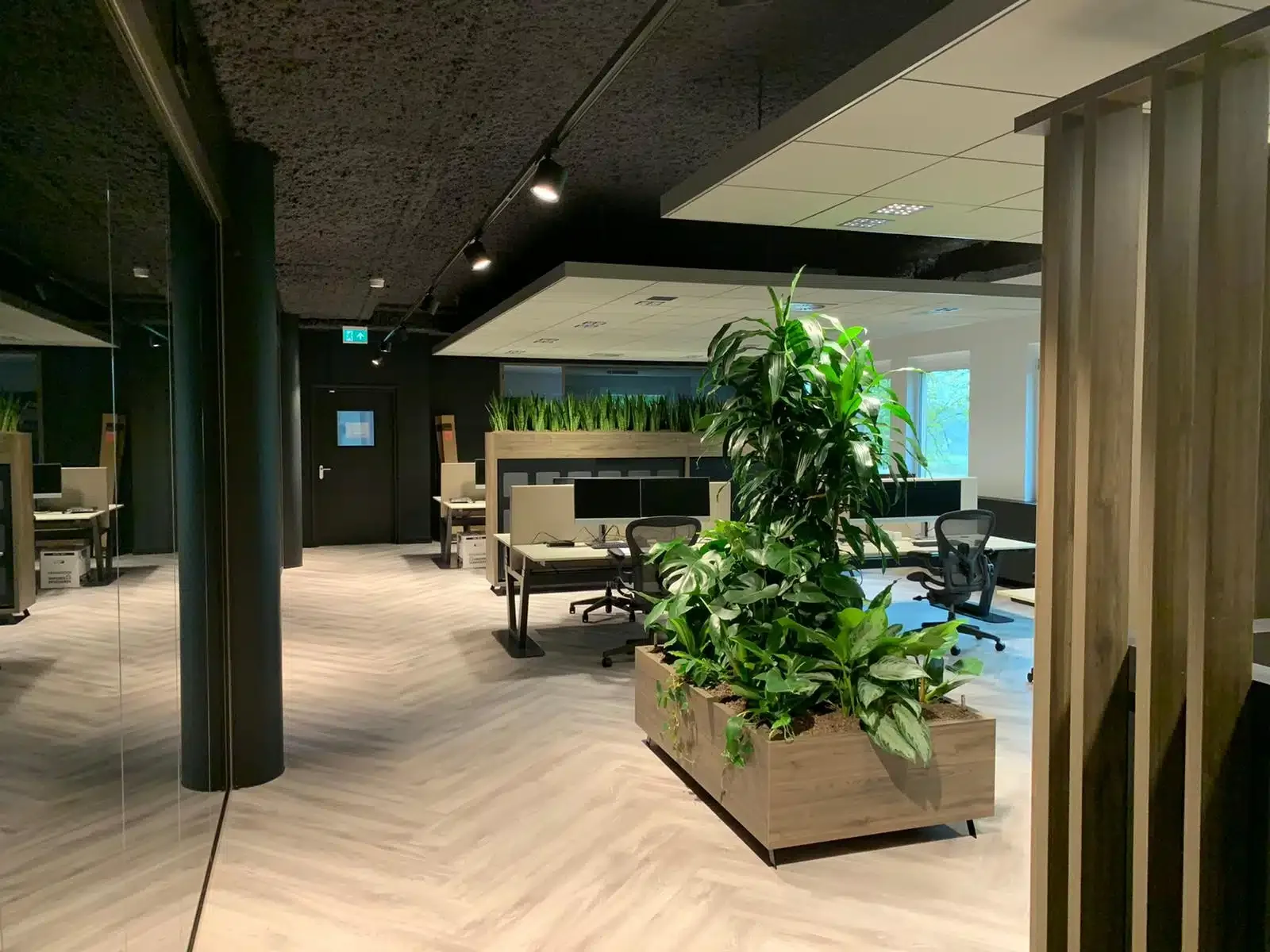 Binnenafbouw van het kantoor van AJ Real Estate in ’s-Hertogenbosch